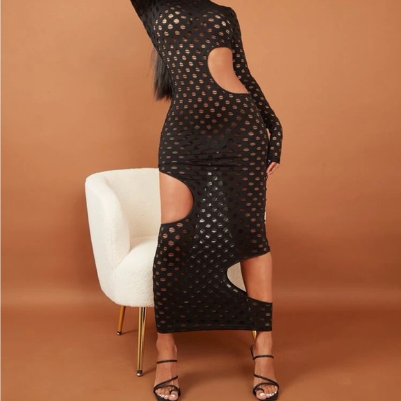 LONG SLEEVE CUT OUT | FULL LENGHT BODY CON DRESS - Picture 2 of 4